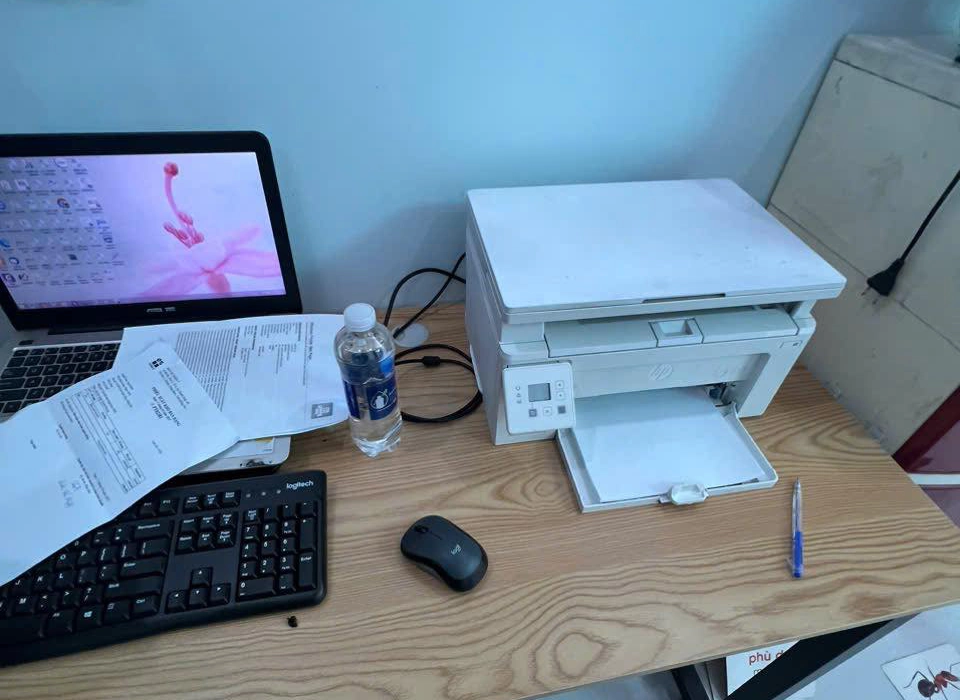 Xem xét giá thành của sản phẩm và chi phí vận hành